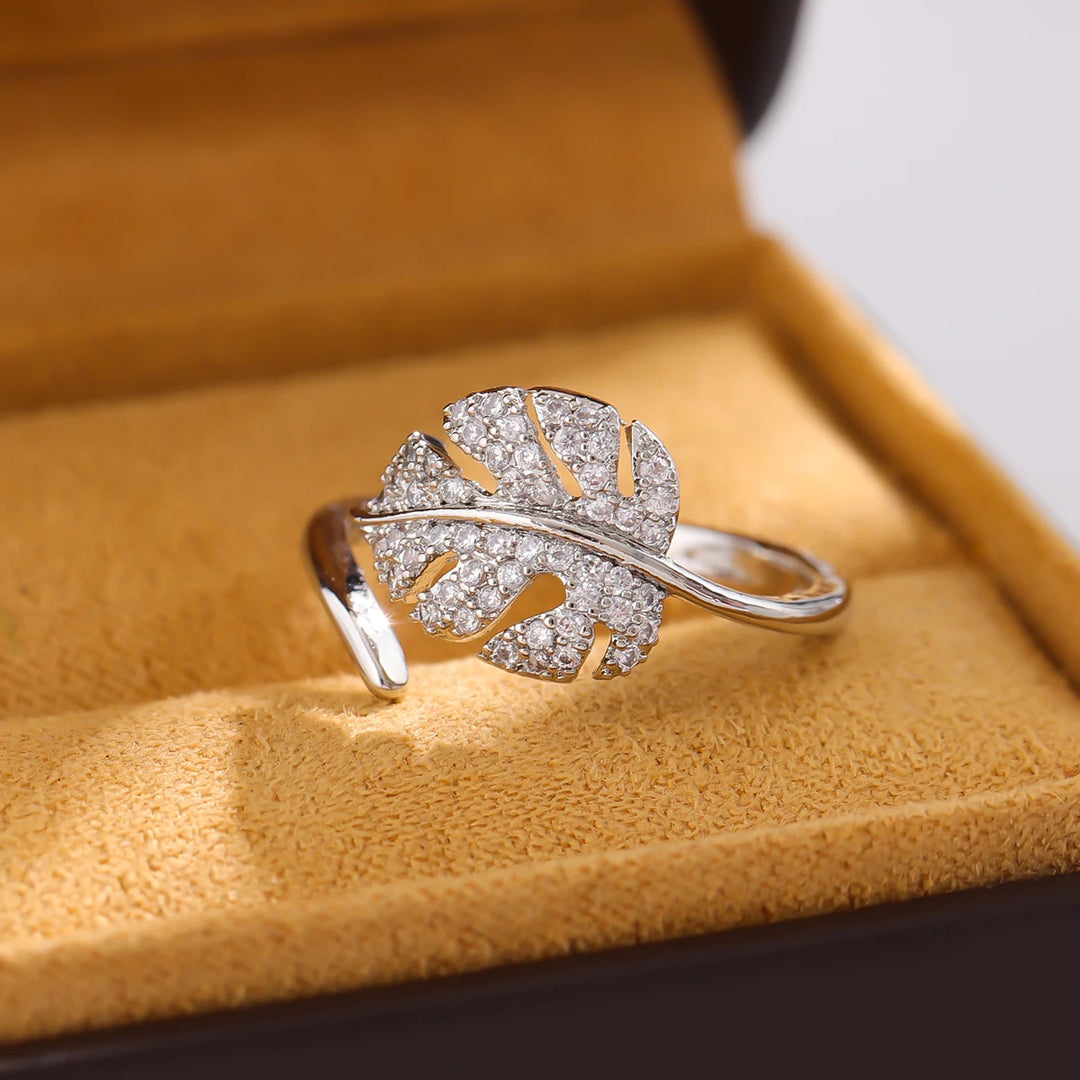 Brant Ring Isla Leaf Ring